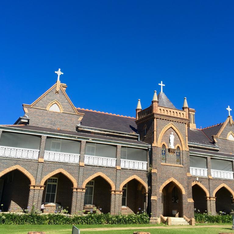 The Convent グレン・インズ エクステリア 写真